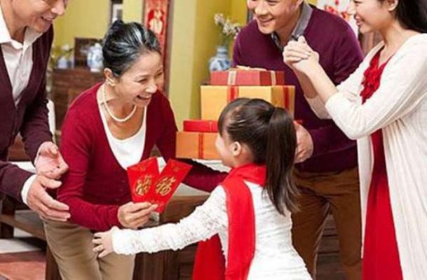 Những Món Quà Tết Ý Nghĩa Phù Hợp Để Tặng Những Ngày Đầu Năm Mới