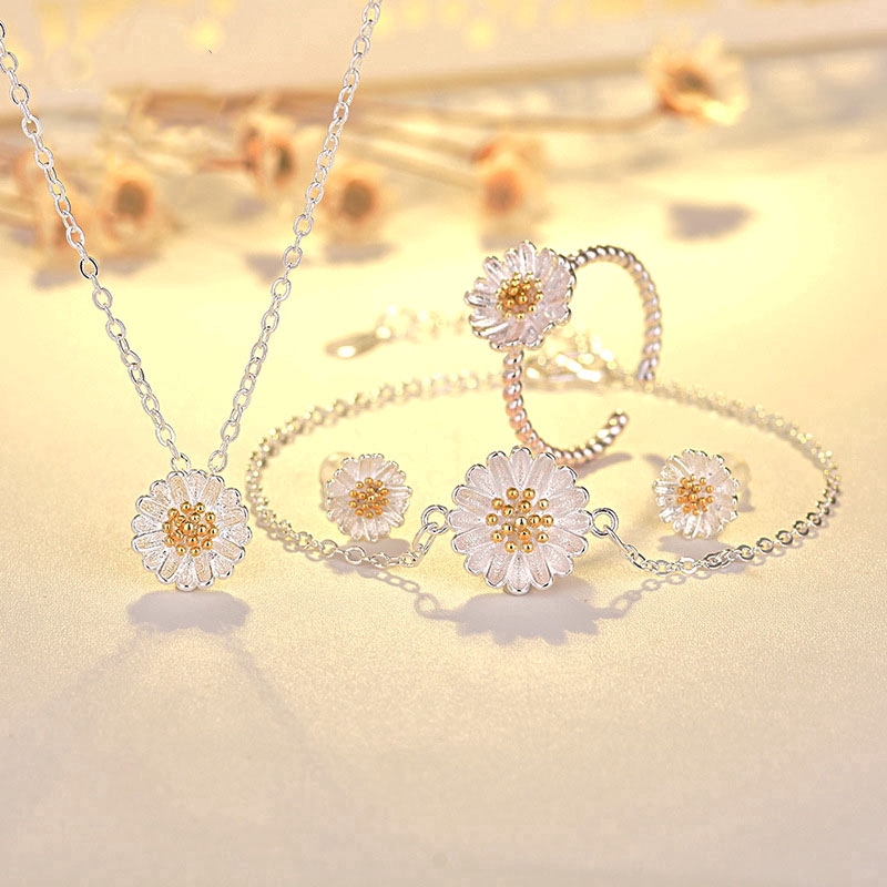 Nên tặng quà Noel gì người thương?