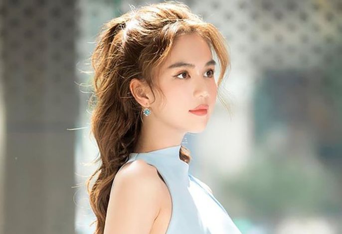Giải đáp thắc mắc: Người mẫu Ngọc Trinh sinh năm bao nhiêu?