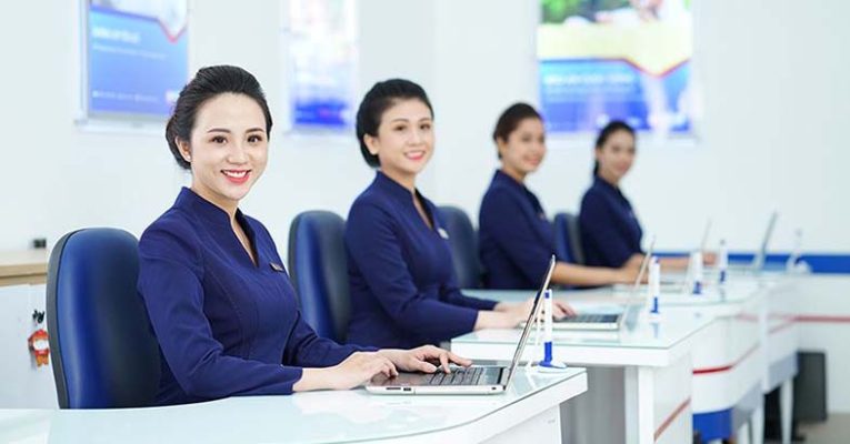 Đánh giá ngân hàng vay tiền online 24/24 uy tín, lãi suất thấp