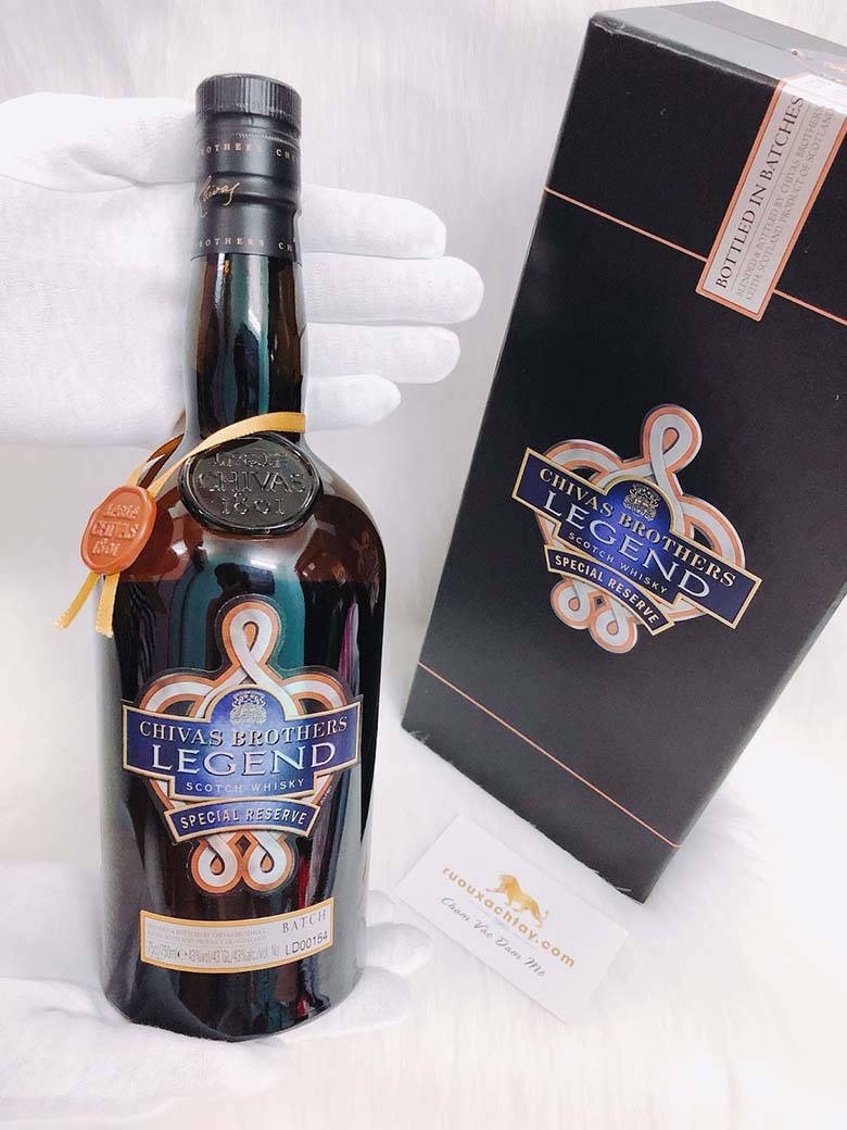Top 10 chai rượu chivas xách tay độc đáo