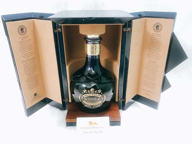 Top 10 chai rượu chivas xách tay độc đáo
