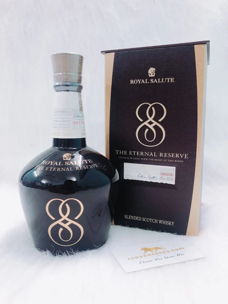 Top 10 chai rượu chivas xách tay độc đáo