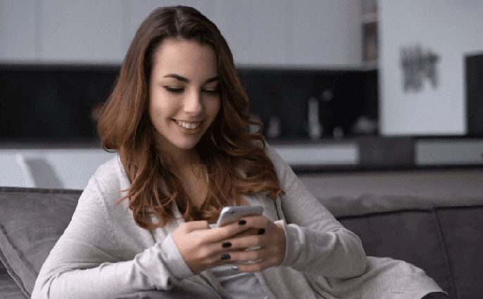 Cách nhắn tin làm quen với con gái ấn tượng, hiệu quả
