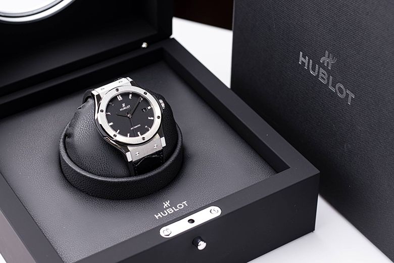 Bỏ túi ngay những bí kíp khi mua đồng hồ hublot nam rep 1:1