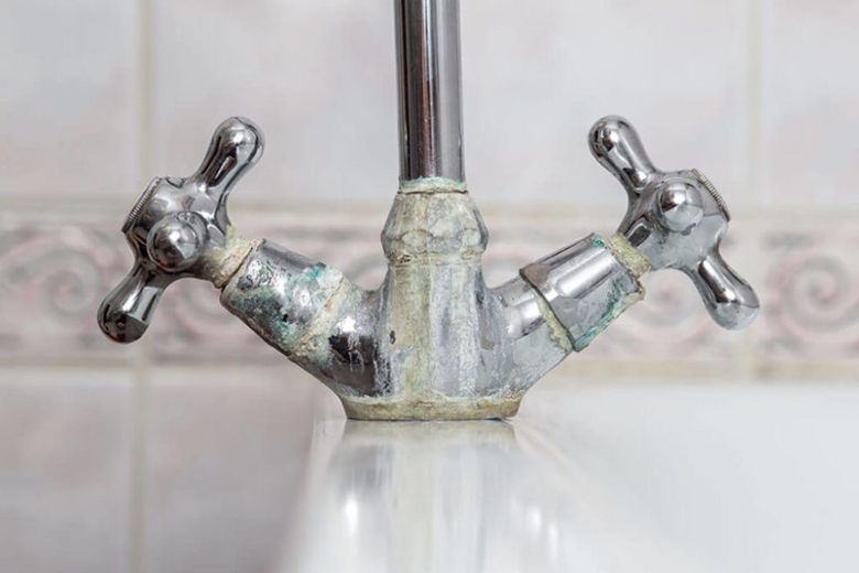 Cặn canxi có hại không? Xử lý cặn canxi trong nước như thế nào? 