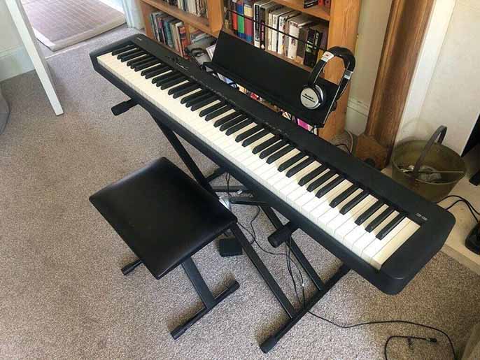 Nên mua đàn piano điện hay đàn piano cơ?