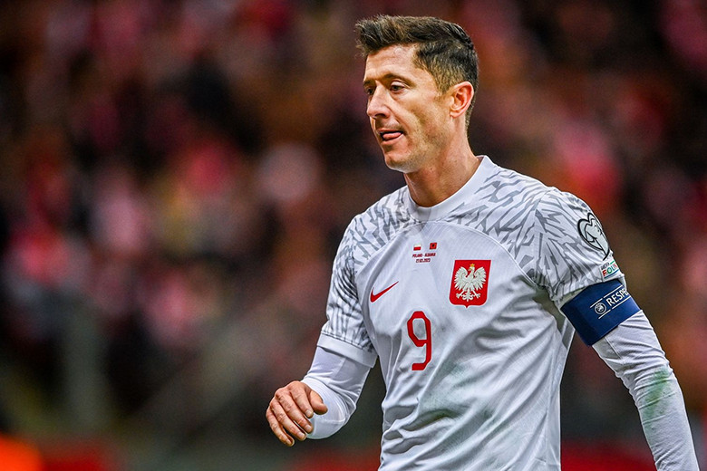 Lewandowski ở nước nào? Hành trình của "sát thủ" vòng cấm