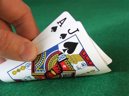 Chơi xì dách có gì hấp dẫn? Giải mã sức hút của trò bài 21