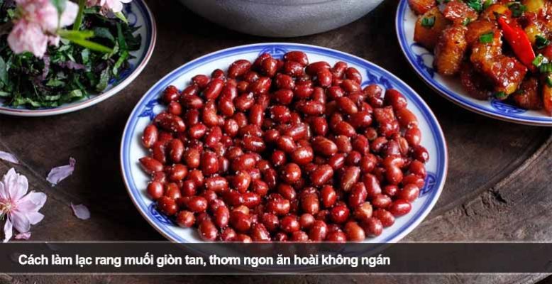 Cách làm lạc rang muối giòn tan, thơm ngon ăn hoài không ngán