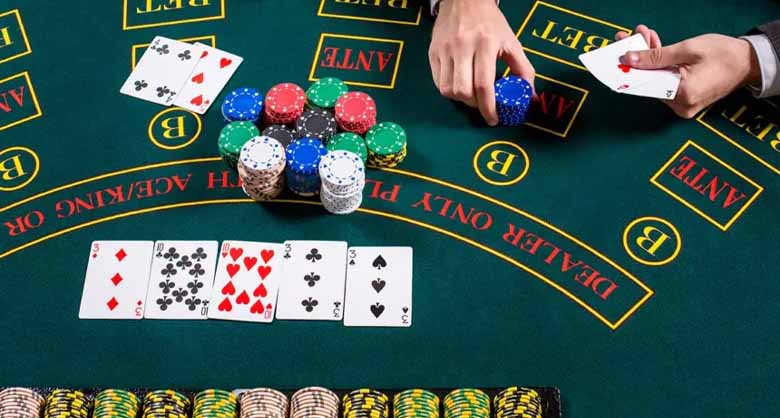 Cách chơi poker cho người mới: Luật chơi và mẹo thắng dễ hiểu